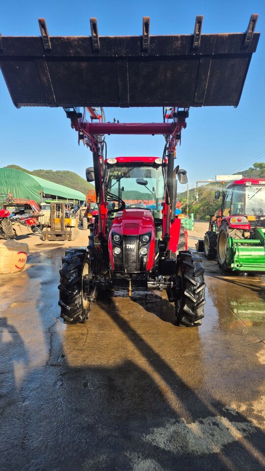 TYM 트랙터 TX76 (75마력) 앞좌측면
