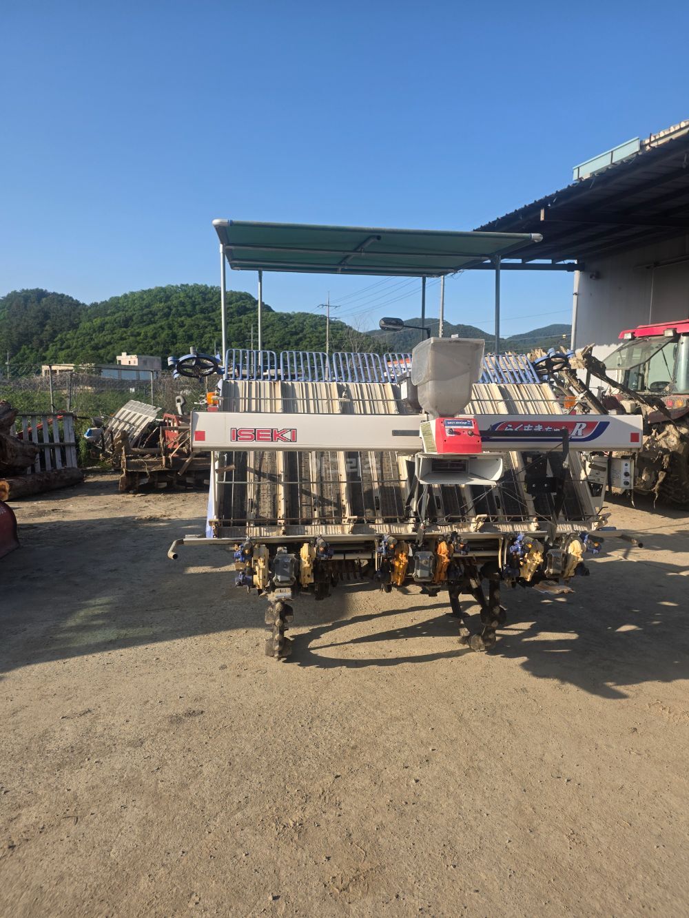 TYM 이앙기 NP60GL (6조식) 뒤우측면