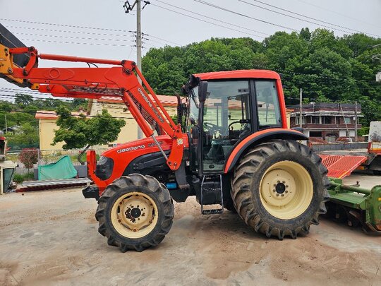 대동 트랙터 MX100 (100마력) 앞좌측면