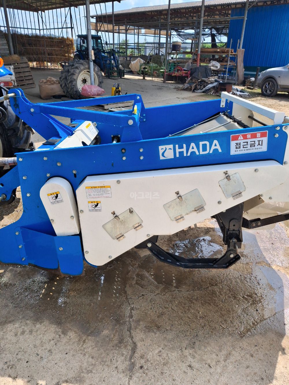  땅속 작물 수확기 MH1200D  뒤우측면
