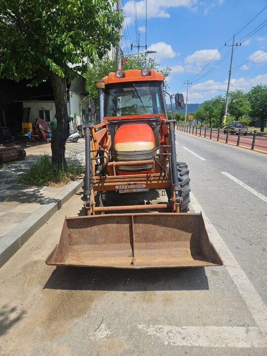 대동 트랙터 D450 (45마력) 앞좌측면