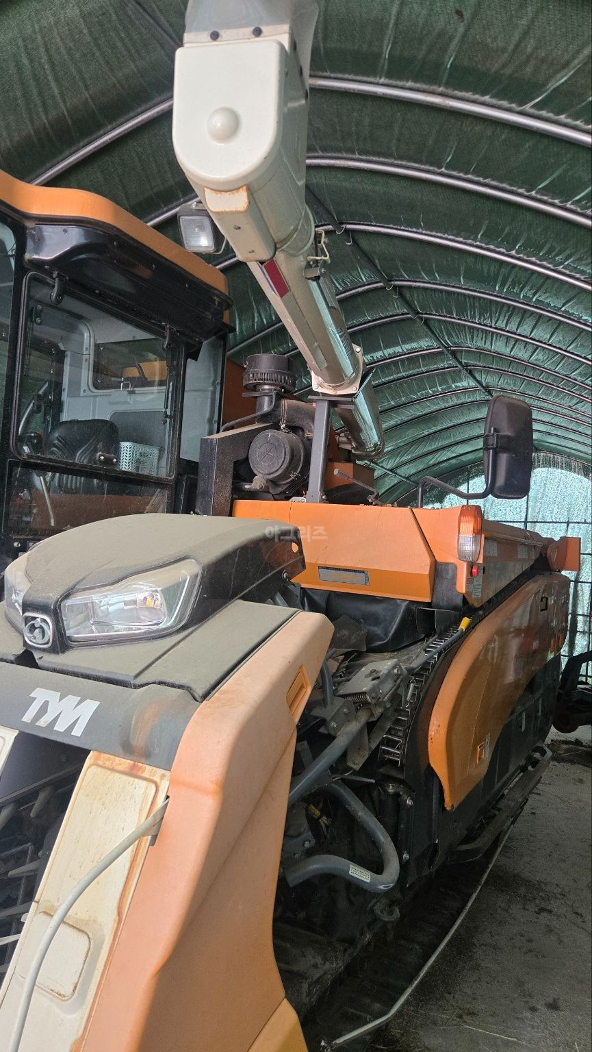TYM Combine Harvester HJ5101 (5Rows) 뒤우측면