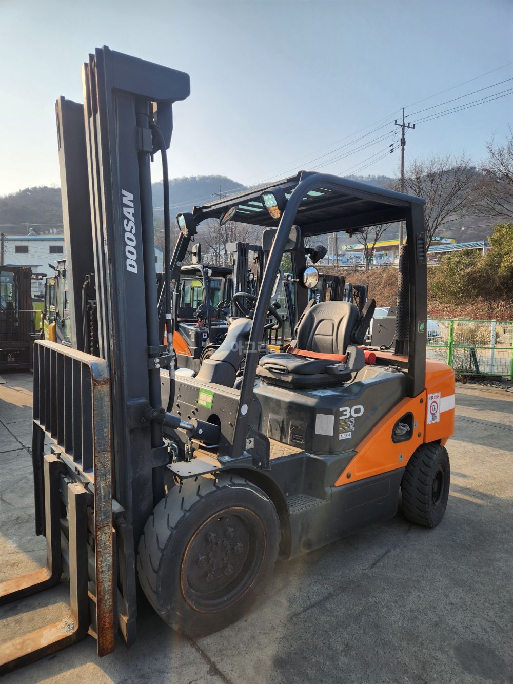 두산지게차 지게차 D30S-7 (3톤) 뒤우측면