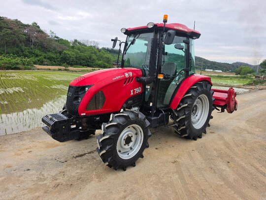 TYM 트랙터 X750 (75마력) 앞좌측면