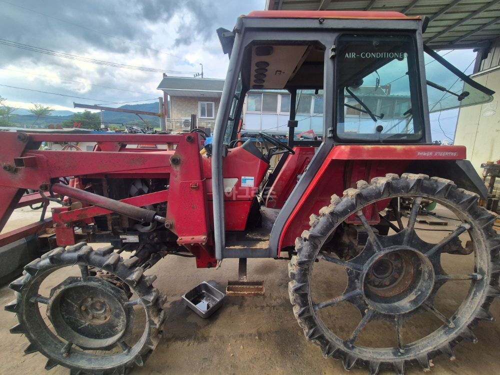 LS 트랙터 LT470 (47마력) 뒤우측면