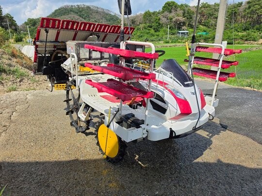 Yanmar Rice transplanter YR6D (6Rows) 앞좌측면