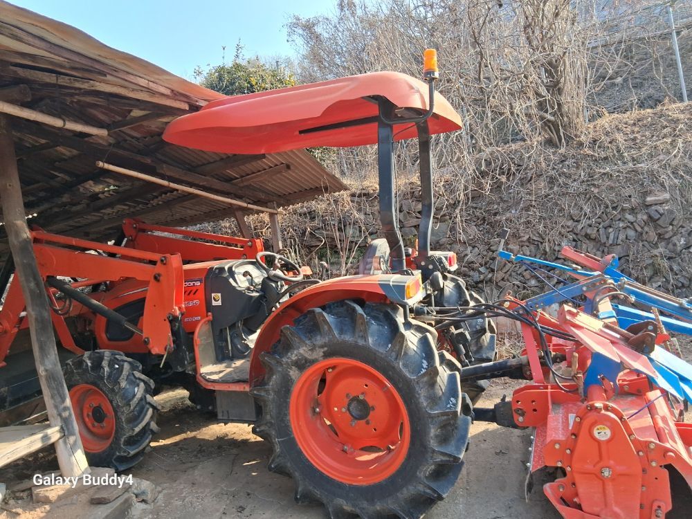 대동 트랙터 DK550 (55마력) 뒤우측면