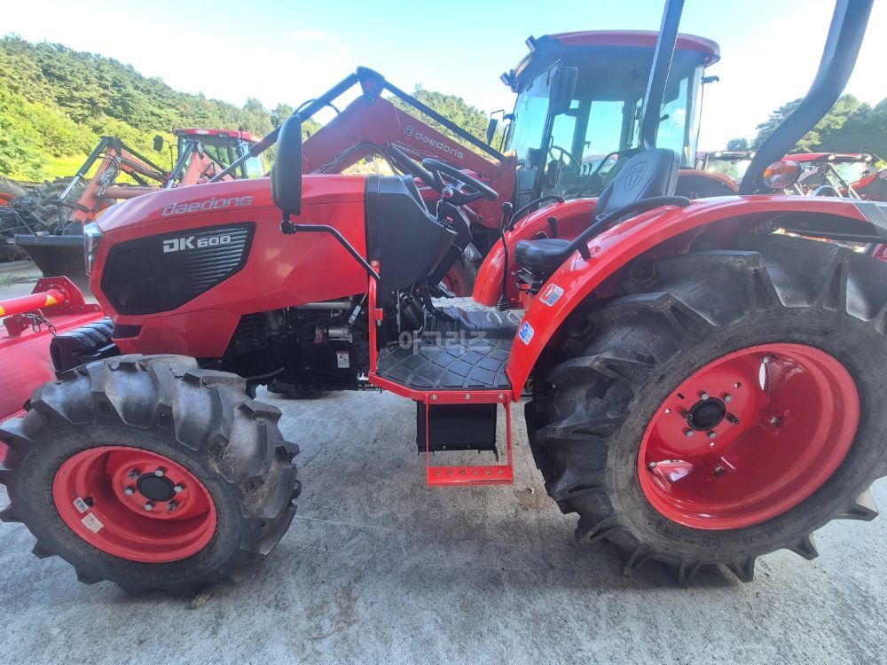 대동 트랙터 DK600 (58마력) 뒤우측면