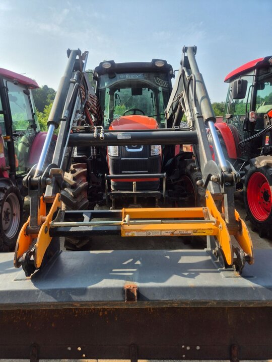 Daedong Tractor FX850 (85hp) 앞좌측면