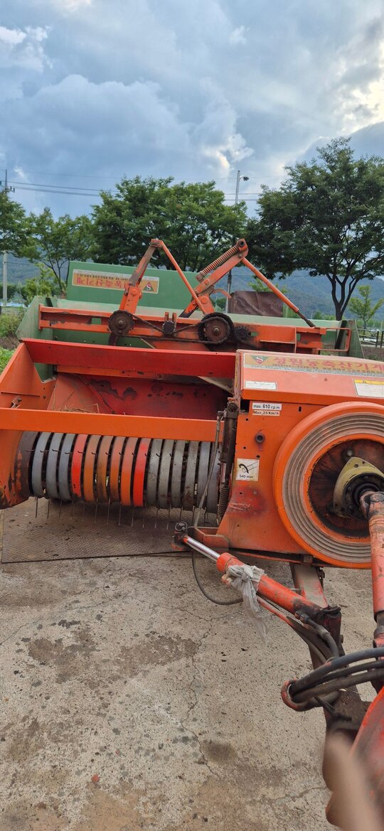  Rectangle Baler LB1300  앞좌측면