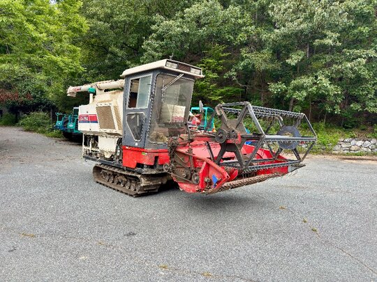 얀마 콤바인 CA700 앞좌측면