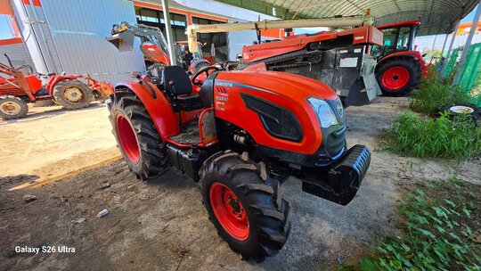 Daedong Tractor DK600 (58hp) 앞좌측면
