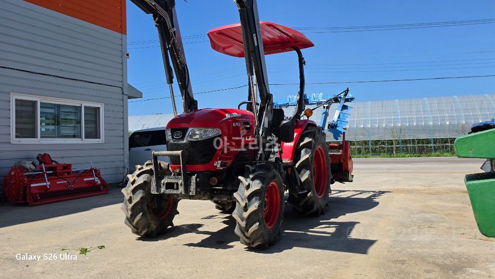 국제 트랙터 A5700 (58마력) 뒤우측면
