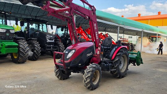 TYM 트랙터 T463 (46마력) 앞좌측면