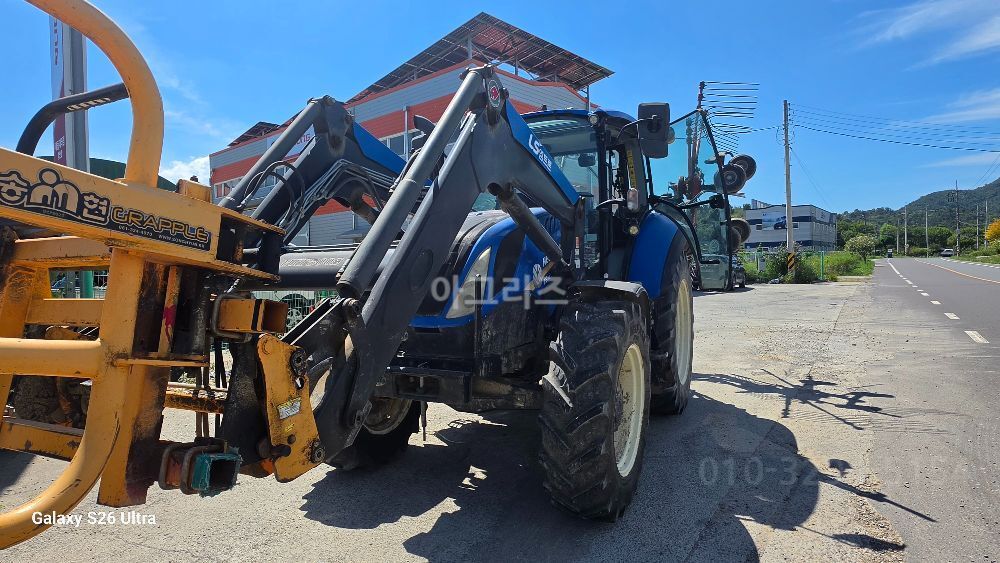 NewHolland Tractor T5.110 (109hp) 뒤우측면