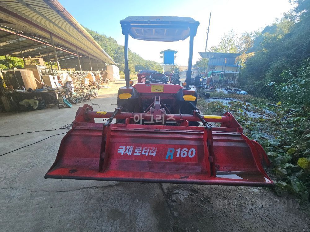 TYM 트랙터 T300 (30마력) 뒤우측면