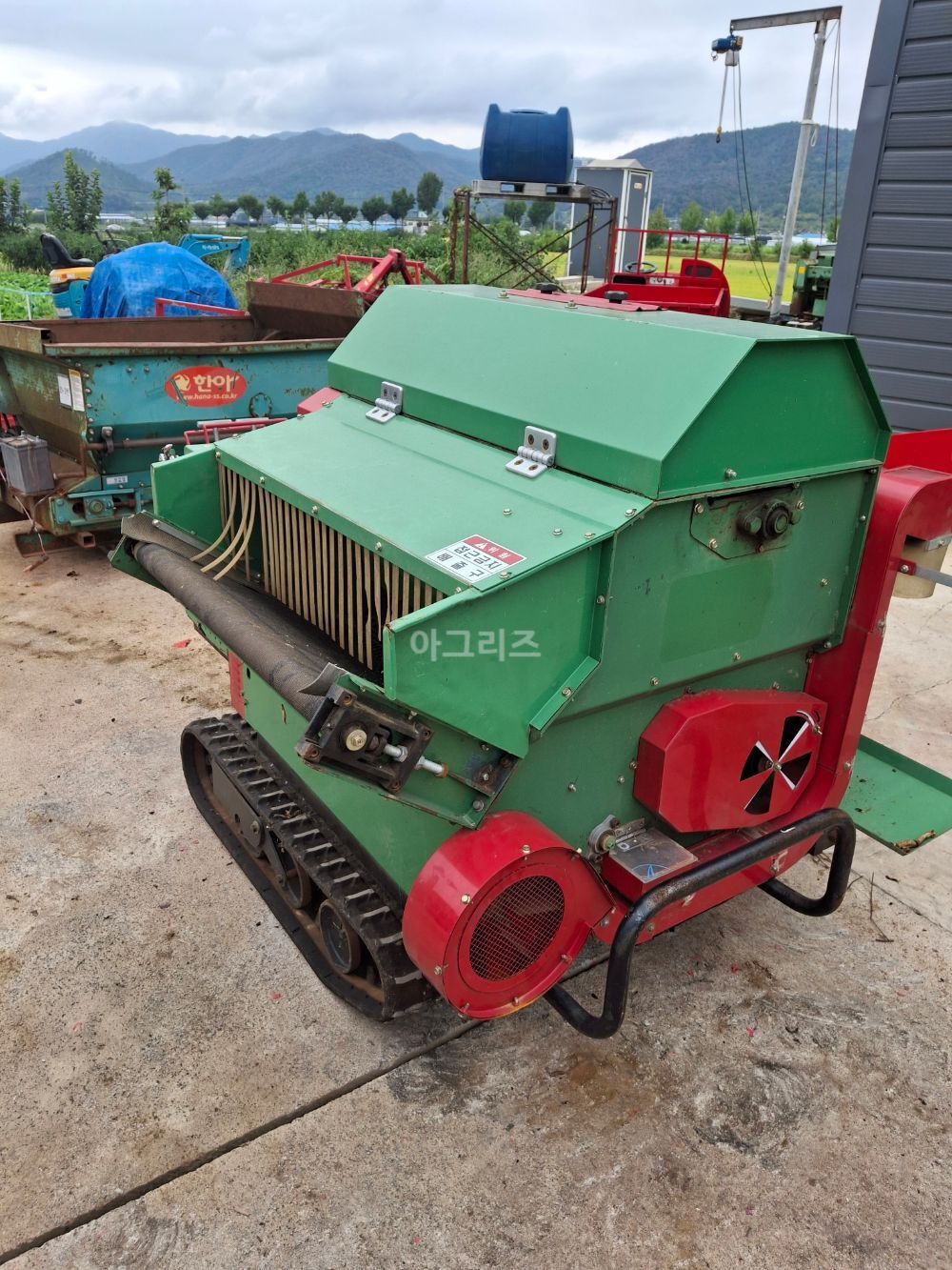 대륙 자주형 콩탈곡기 DBT-500H 뒤우측면