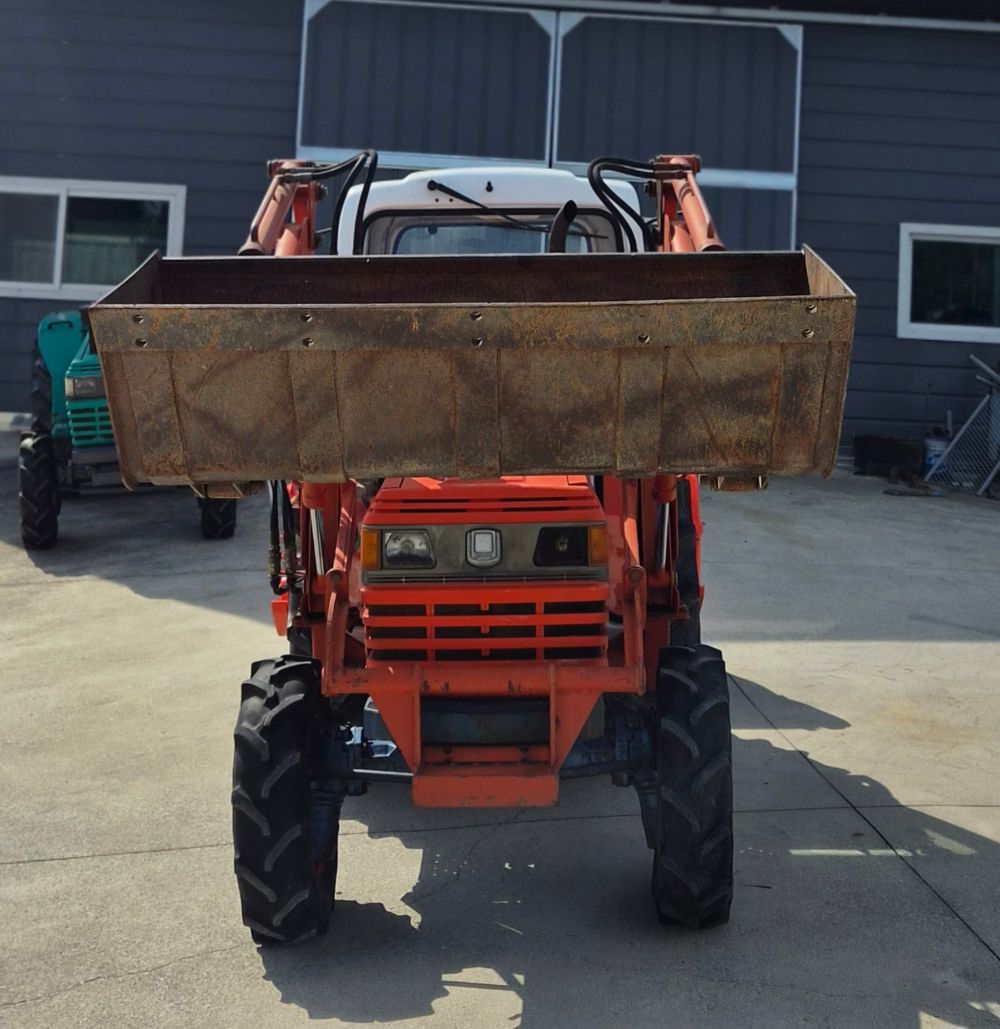 Daedong Tractor L3503-D (35hp) 뒤우측면