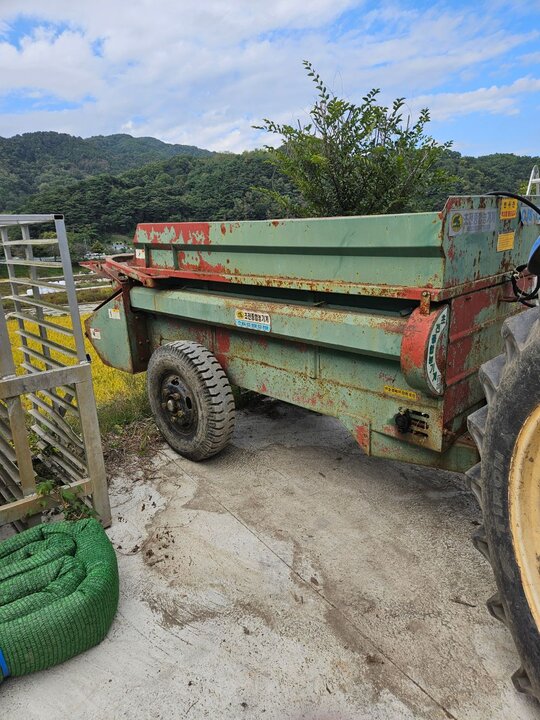  Manure Spreader cjs-1500  앞좌측면