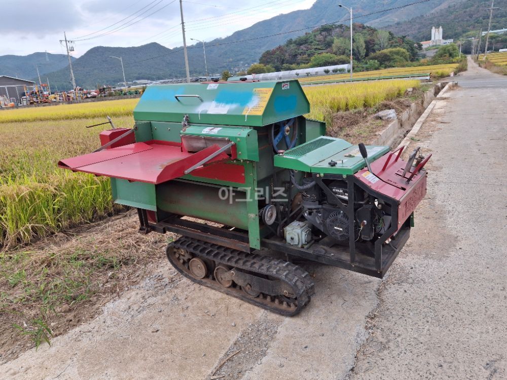 대륙 자주형 콩탈곡기 DBT-500H 뒤우측면