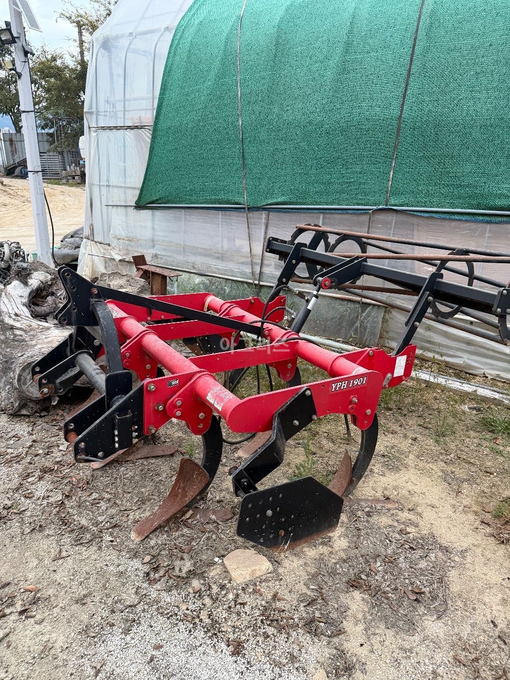 영진기계 고속쟁기 YPH1901 뒤우측면
