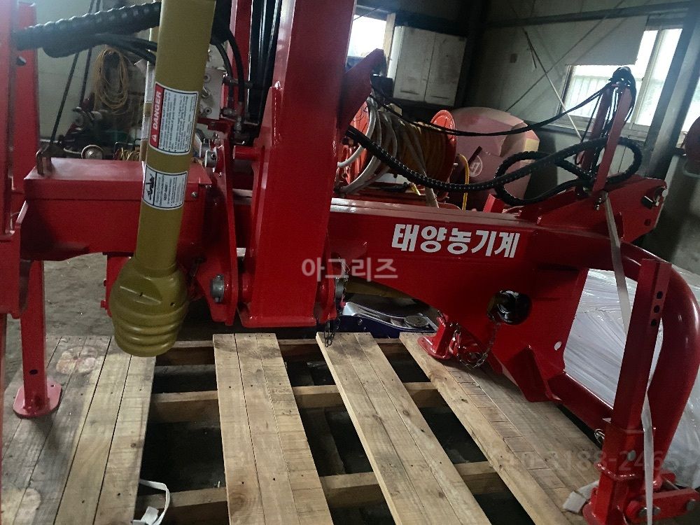 태양농기계 레이크 JYR-5500-9 뒤우측면